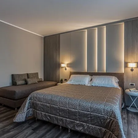 Giulietta Romeo 3* Λατζίζε