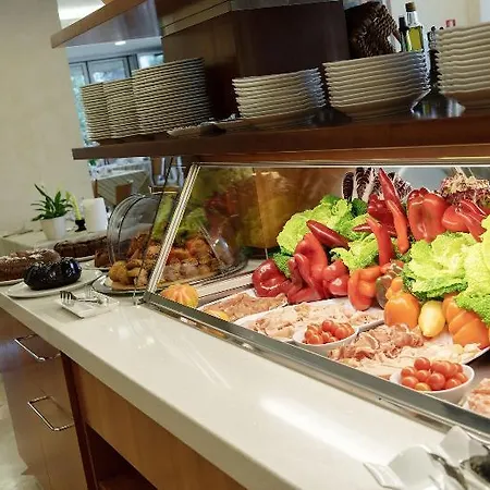 Giulietta Romeo Λατζίζε