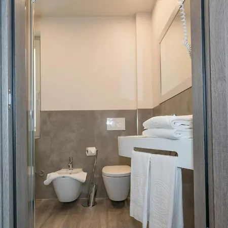 Ξενοδοχείο Giulietta Romeo Λατζίζε